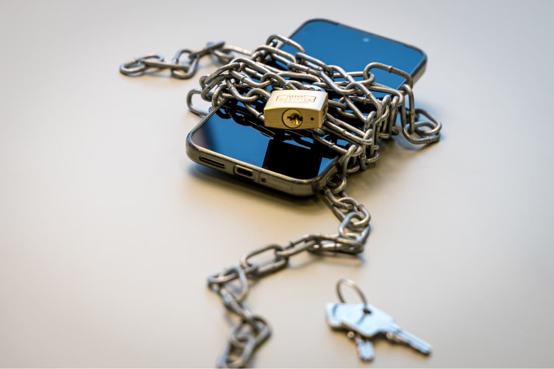 Privatsphäre für unterwegs: Mobiltelefone müssen nicht alles über einen verraten.