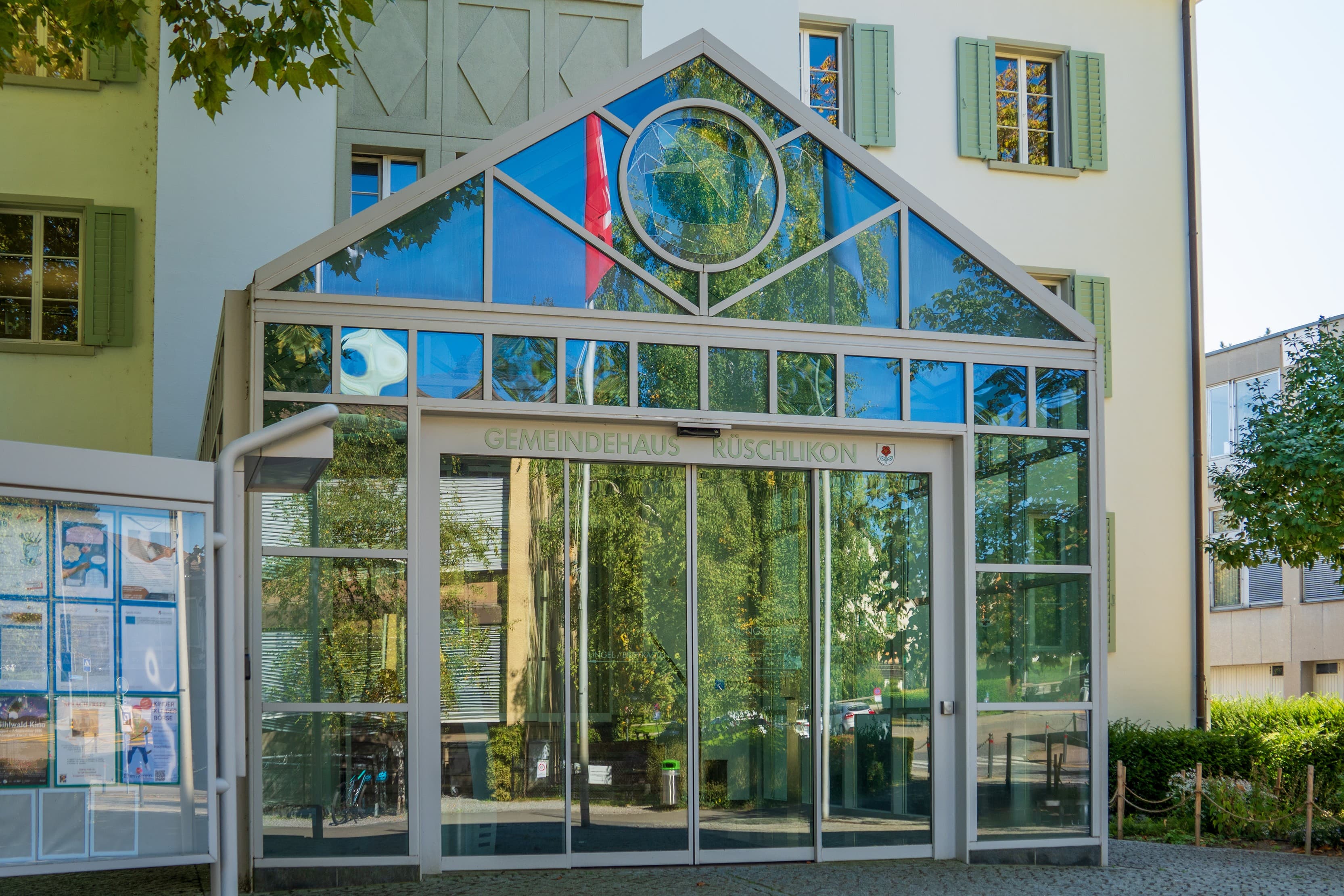 Uneinigkeit im Rüeschliker Gemeindehaus: Gemeinderat und Finanzvorstand David Makay widersprechen sich öffentlich.