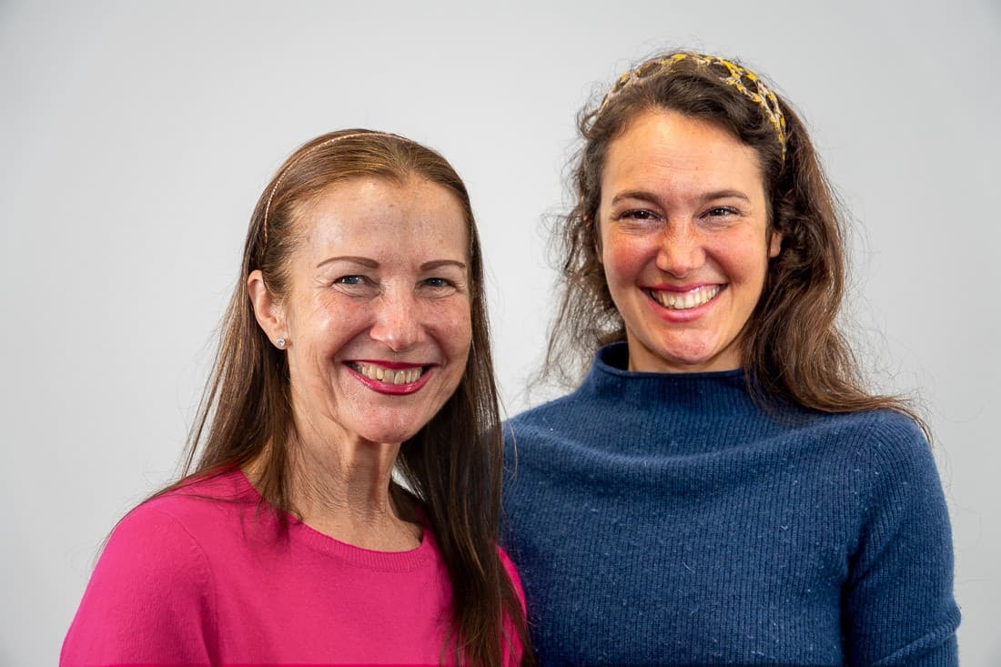 Praxedis Hug-Rütti (* 1958) tritt seit 16 Jahren gemeinsam mit ihrer Tochter Praxedis Geneviève Hug (* 1984) auf.