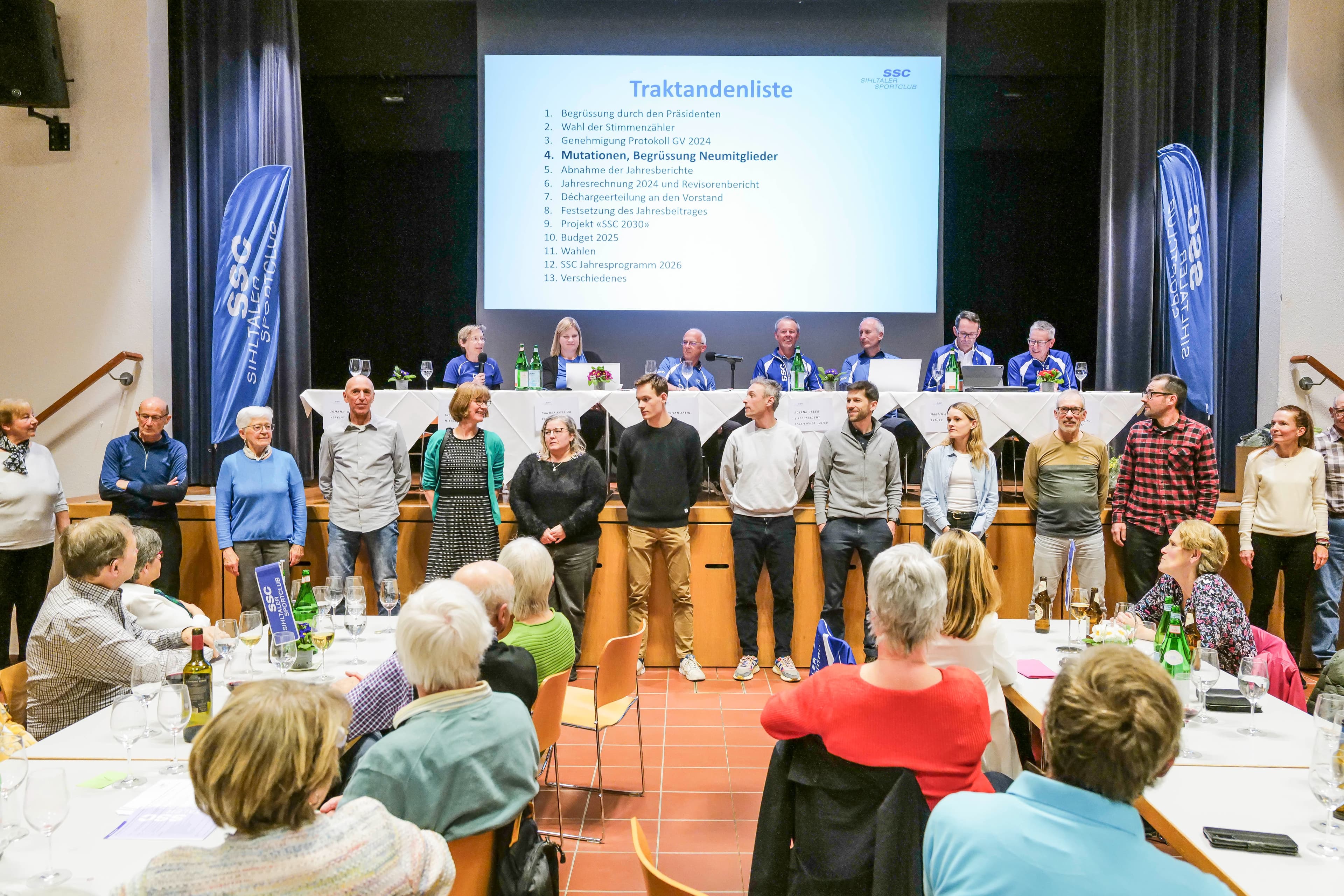 Die anwesenden Neumitglieder wurden vom Vorstand und den Mitgliedern begrüsst und offiziell in den Verein aufgenommen