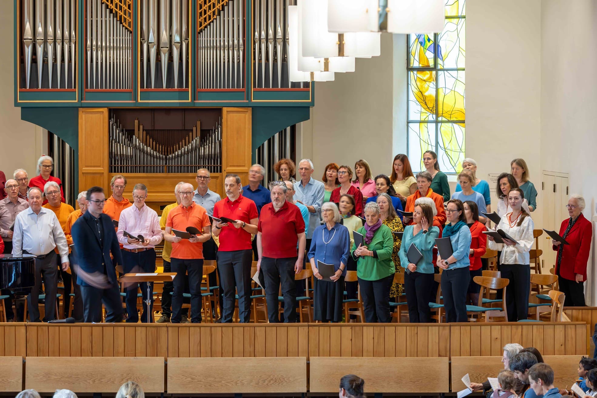 Unter dem Titel «Unterwegs» lud der Chor Rüschlikon zum Konzert in die Kirche.