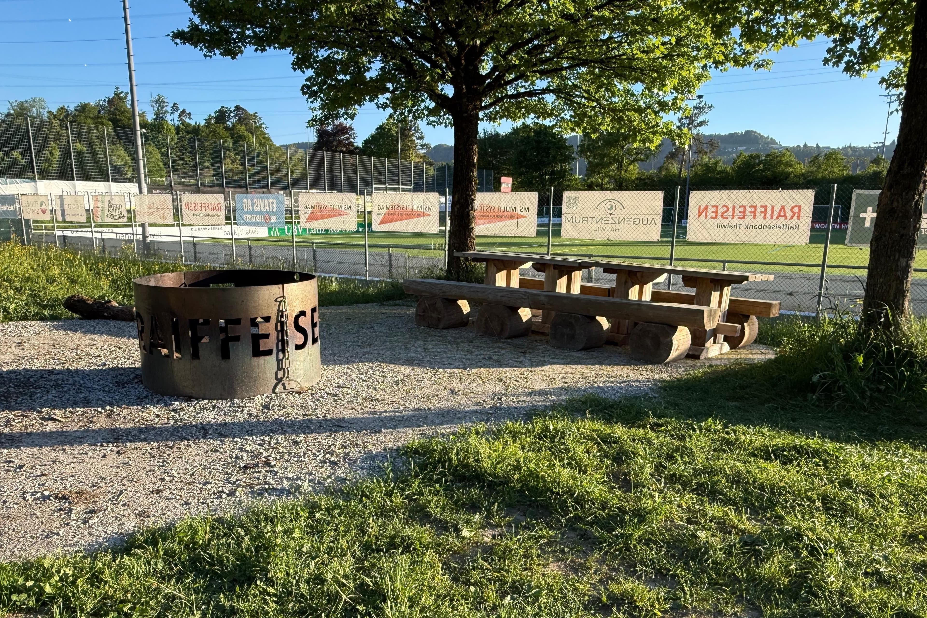 Die Feuerstelle Brand in Thalwil wurde von der Raiffeisenbank Thalwil umgebaut.