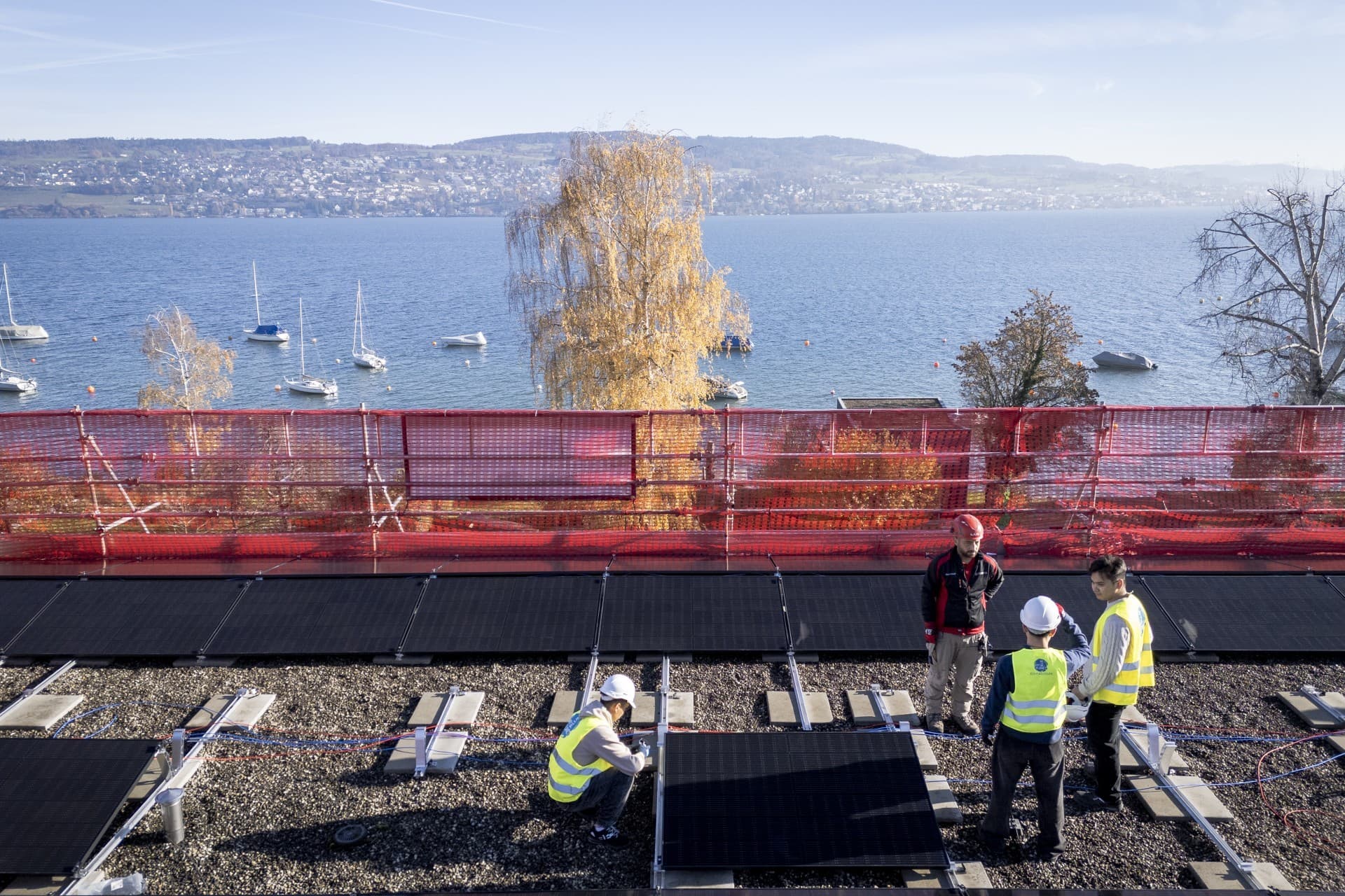 Konkreter Beitrag zu einer nachhaltigen Zukunft: Auf dem Dach der Berufswahlschule wurden Solarpanels installiert.