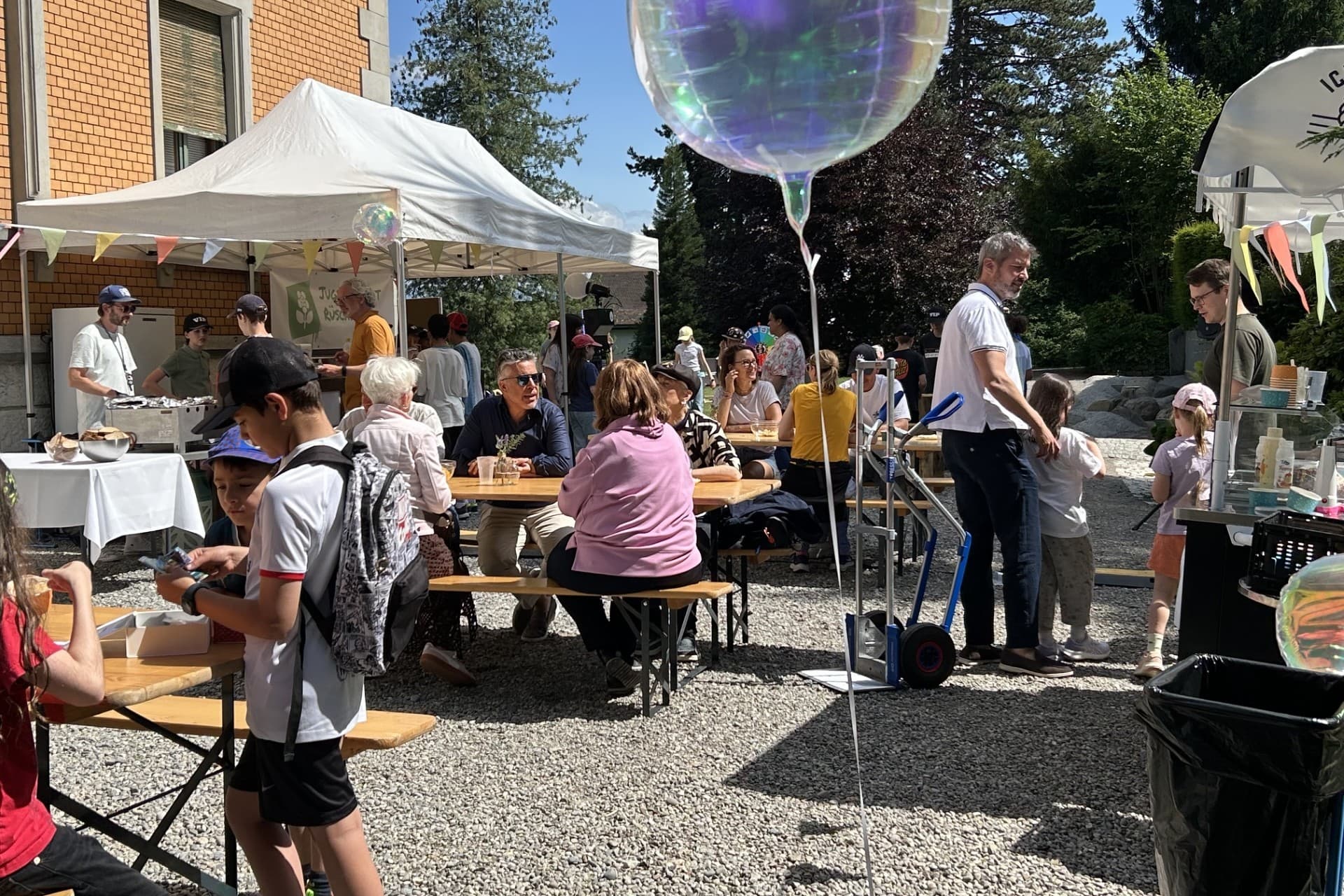 Party zum 40-Jahr-Jubiläum der Jugendarbeit in Rüschlikon: Das Angebot hat sich geändert, ist aber weiterhin sehr beliebt.