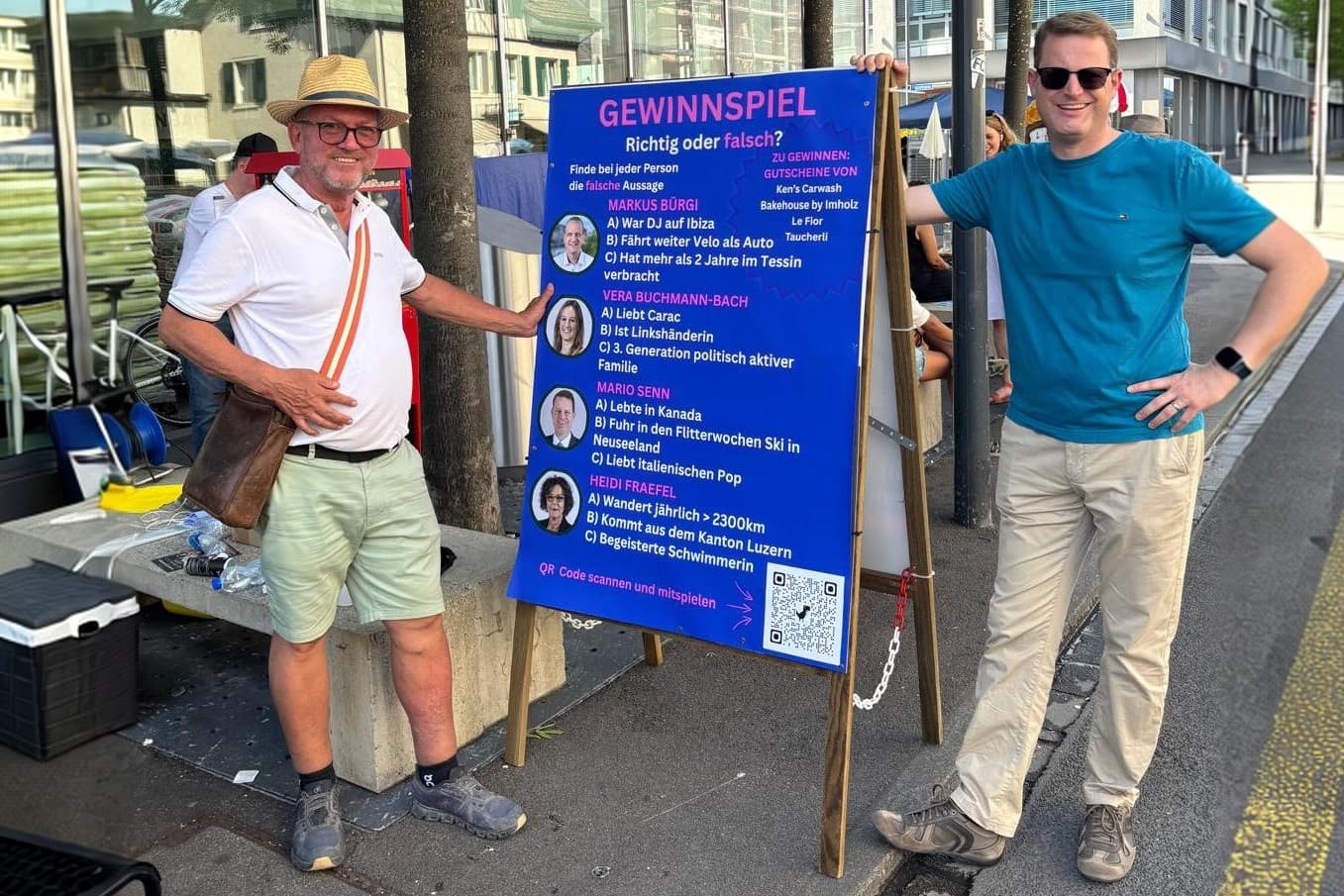 Die FDP zeigte Präsenz am Albisstrassenfest: Präsident Rolf Schweizer (links) und Stadtrat Mario Senn.