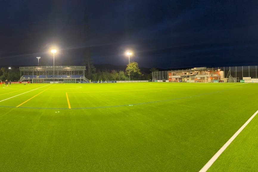 Im Clubhaus Brand des FC Thalwil können Fussballfans in der Nacht auf Sonntag das WM-Viertelfinalspiel der Schweiz verfolgen.