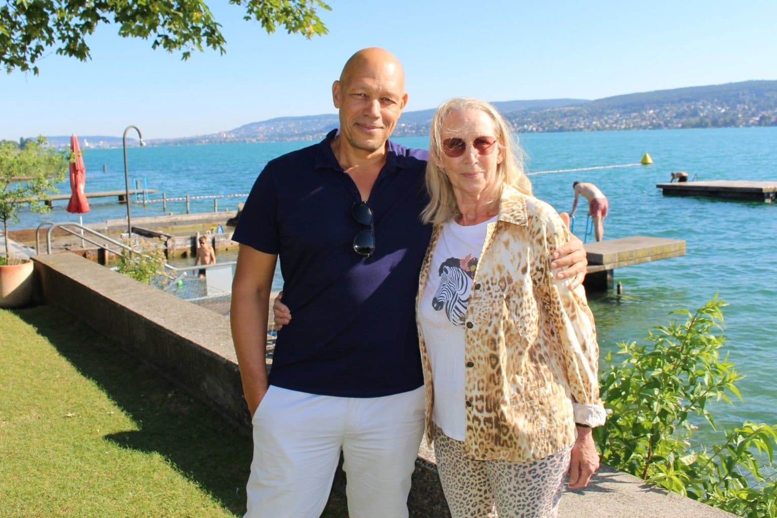 Jarreth Merz mit seiner Mutter Brigitte Agustoni.