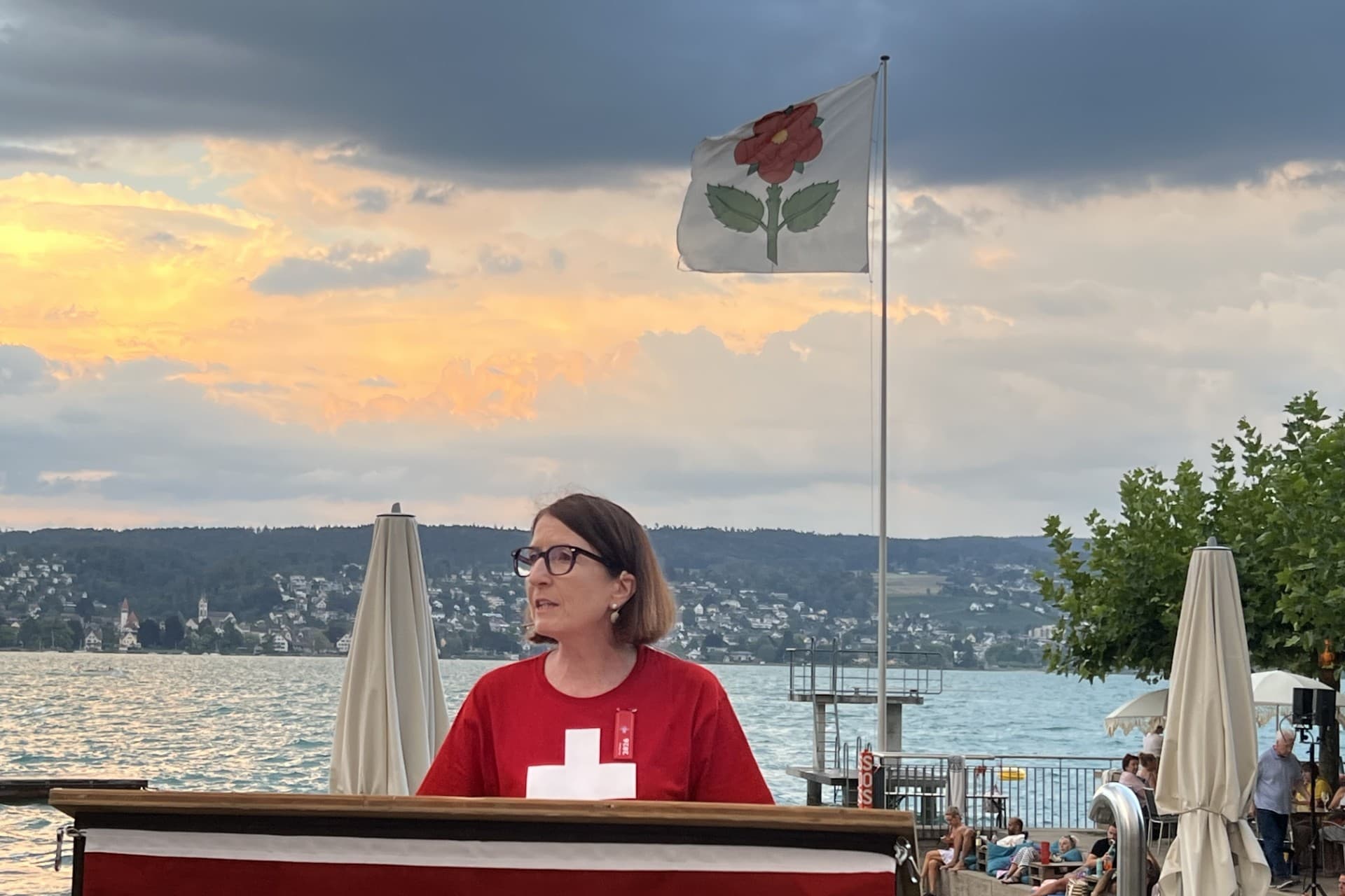 Festrednerin Christina Spoerry betonte die Bedeutung des Dialogs für die Demokratie.