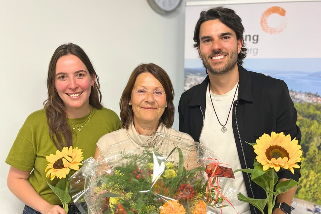 Das neue Co-Präsidium (Elena Michel, links und Silvano Lieger) umrahmt die scheidende Präsidentin Edith Häusler.