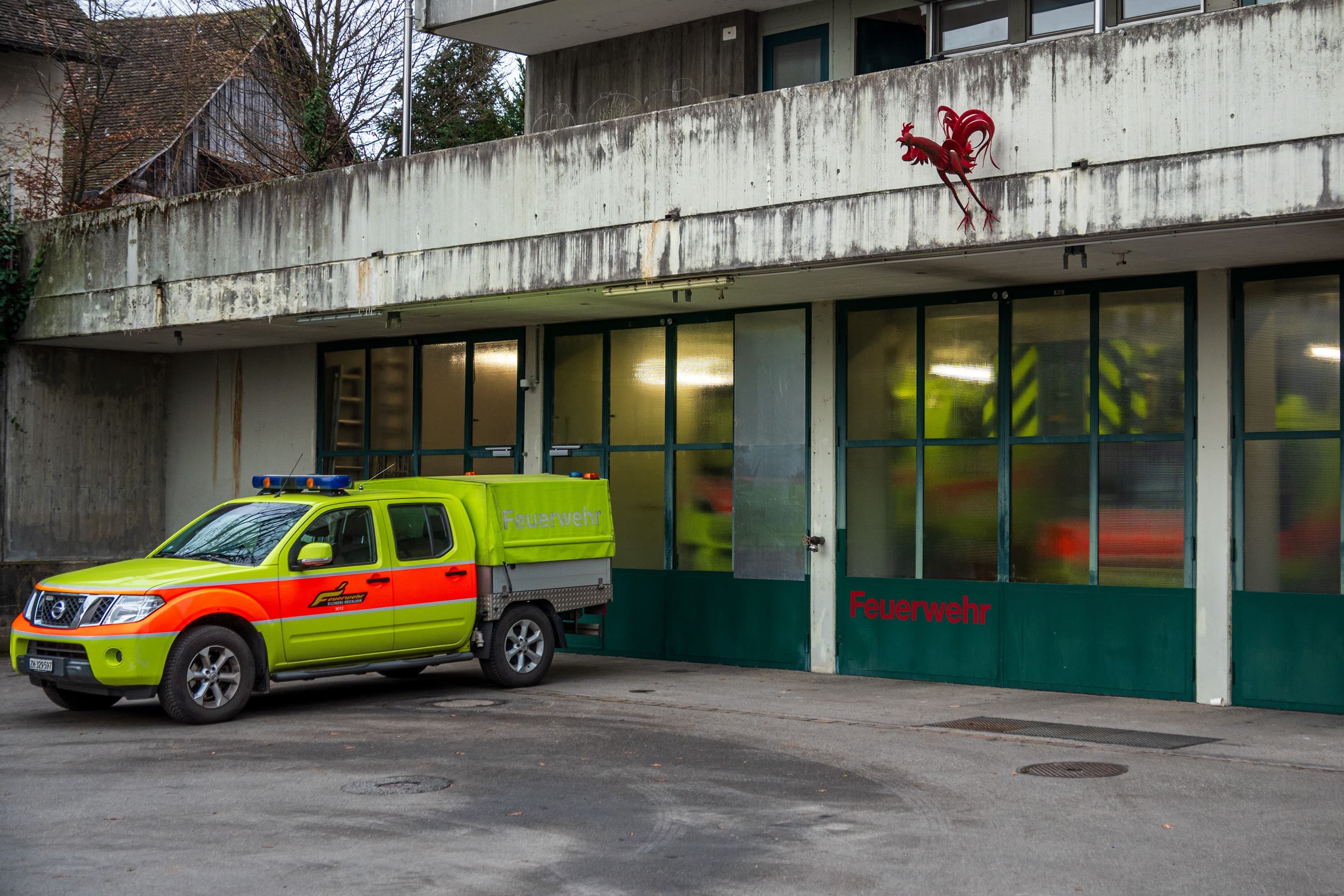 Das Feuerwehrdepot an der Alten Landstrasse 166 ist in die Jahre gekommen.