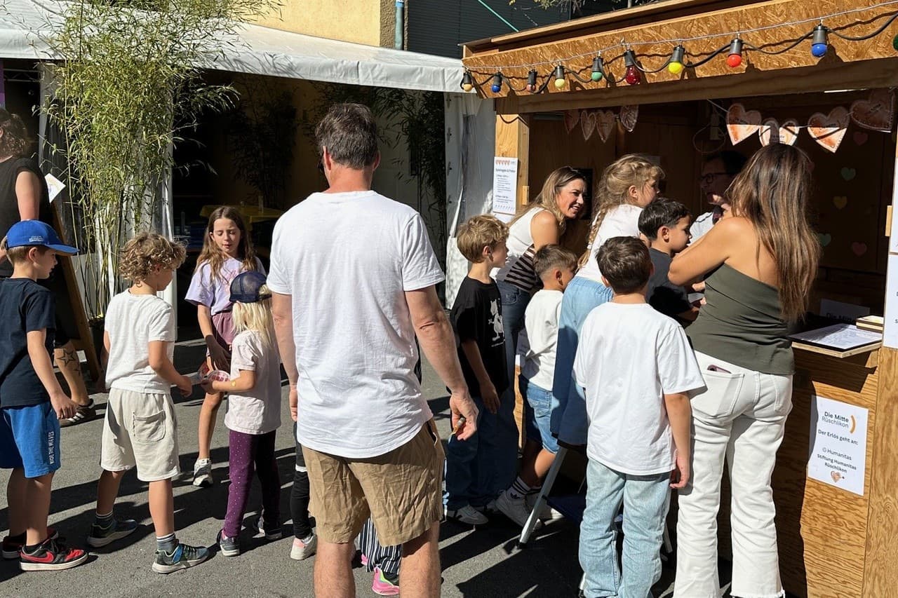 Andrang am diesjährigen Chilbi-Stand der Mitte in Rüschlikon.