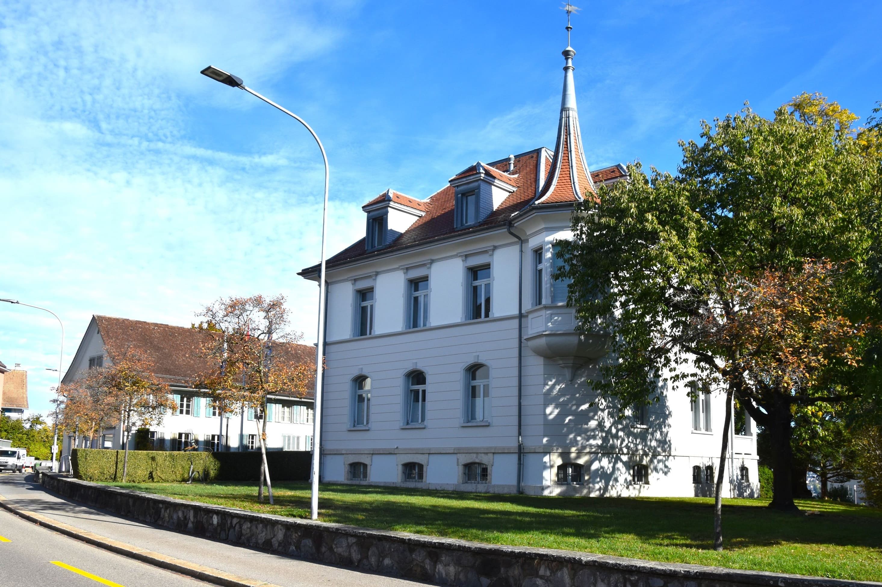 Die Biodiversität soll auch rund um die Villa Sonnegg an der Alten Landstrasse gefördert werden.