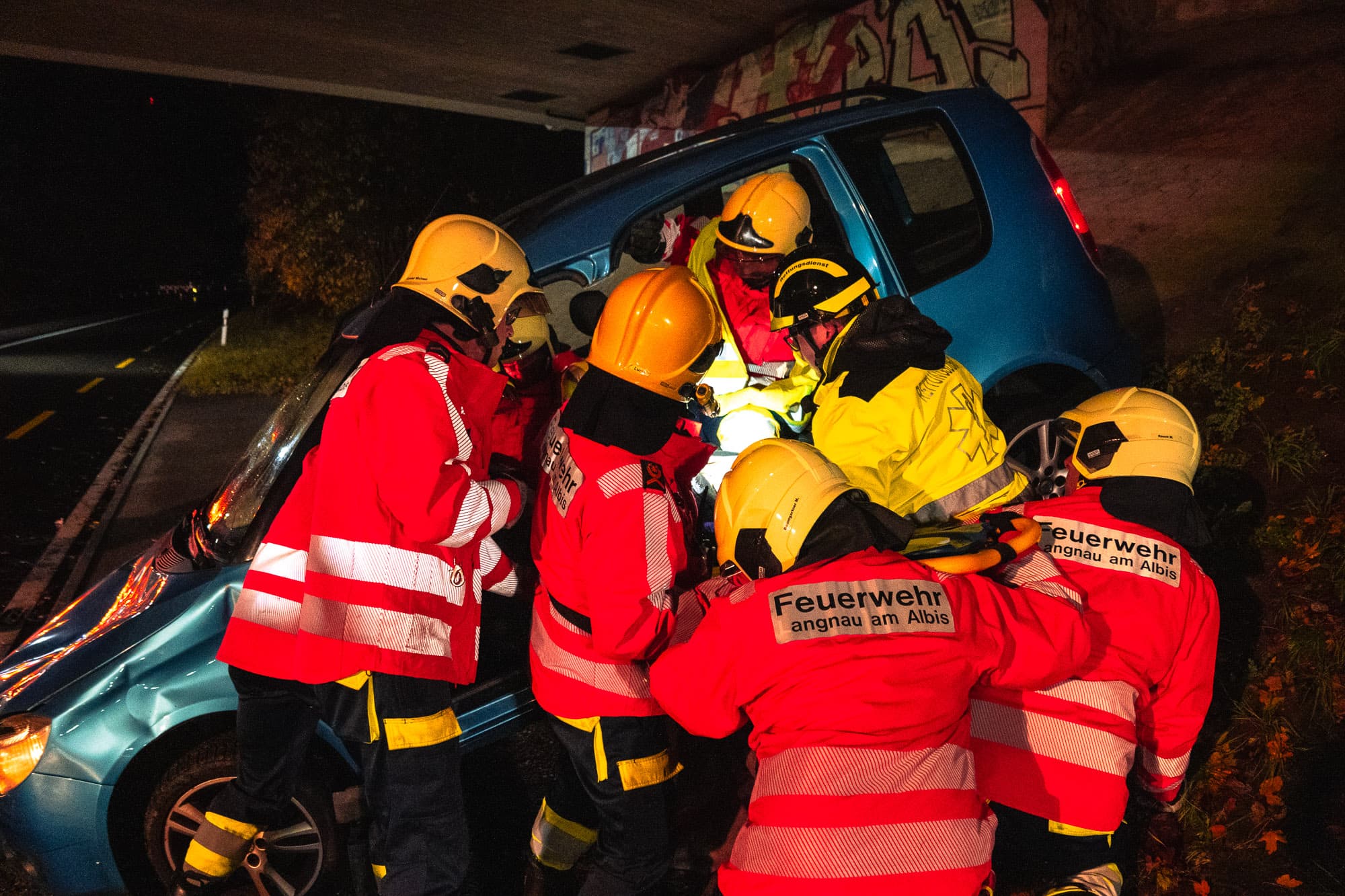 Rettungsübung auf der Sihltalstrasse