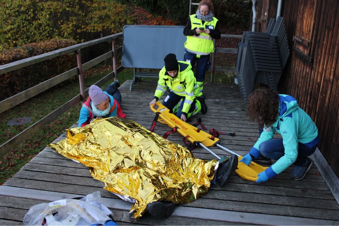An mehreren Posten übten die Mitglieder des Zeigervereins mögliche Notfälle.