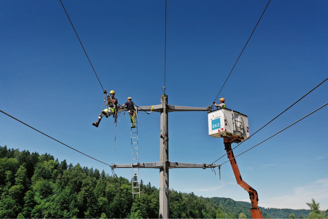 EKZ arbeitet an Freileitung