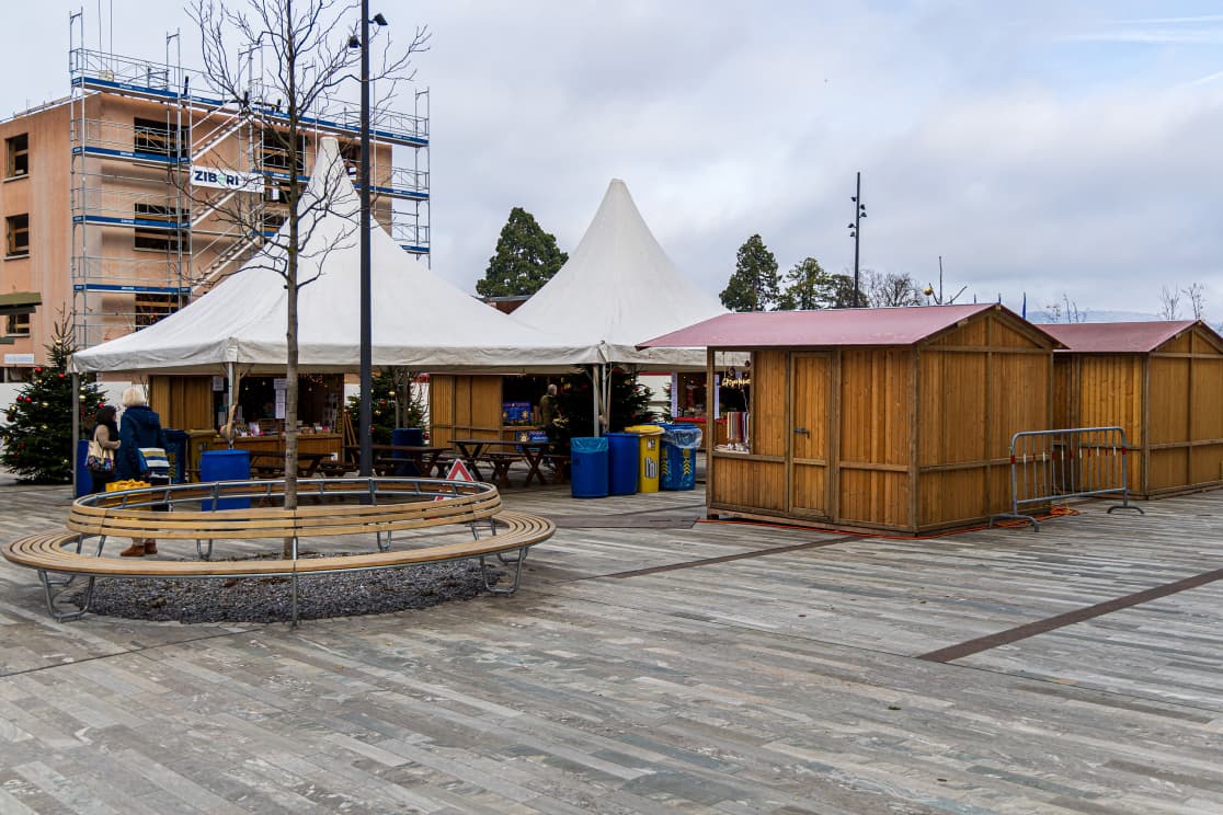 Mit einem Weihnachtsdörfli wollte die Gemeinde Thalwil den Centralplatz beleben.